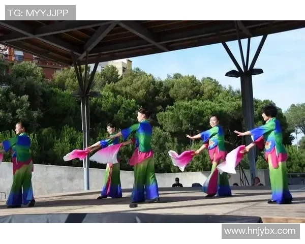 踢足球飘逸如风的球星是谁 他在场上如舞者般优雅的技巧与风采